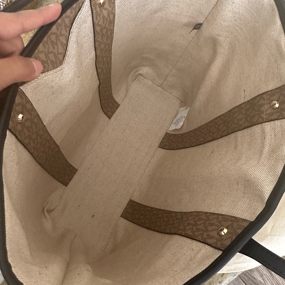 New my large tote Eva with clutch ❤️ - Picture 7 of 10